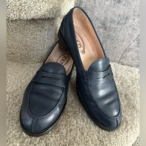 Women’s classic Navy Loafers
